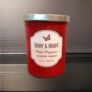 🎄 Dolly Parton “Berry & Bright” Christmas Candle 8.5 oz New
